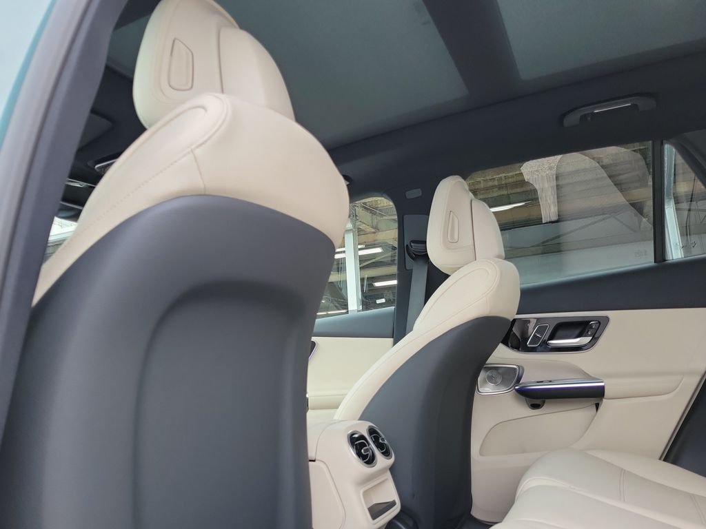 New 2027 Verde Silver Metallic Mercedes-Benz GLC 300 image 11