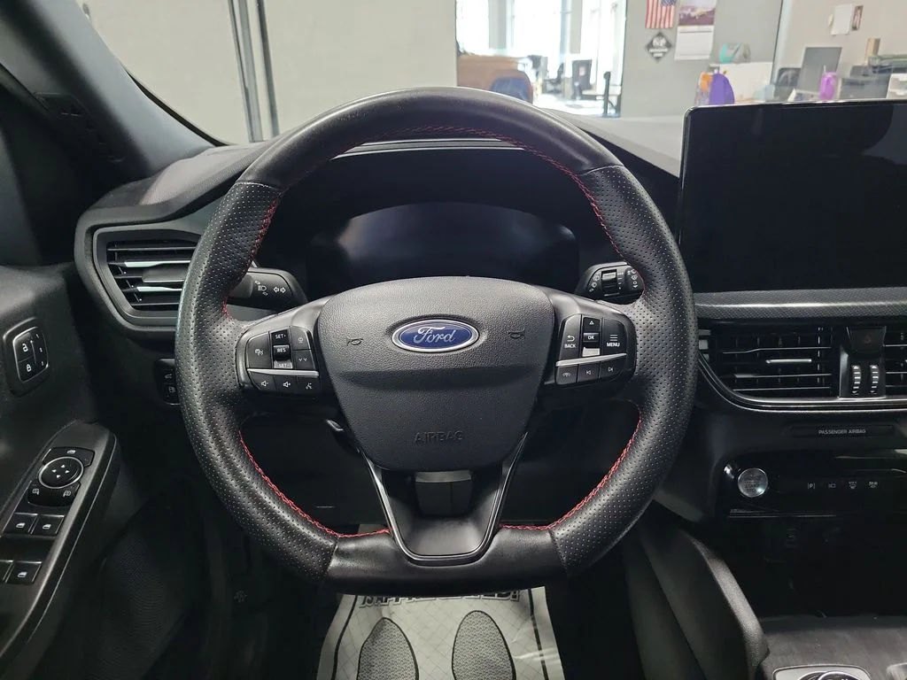 Used 2023 Gray Ford ST-Line Elite image 28