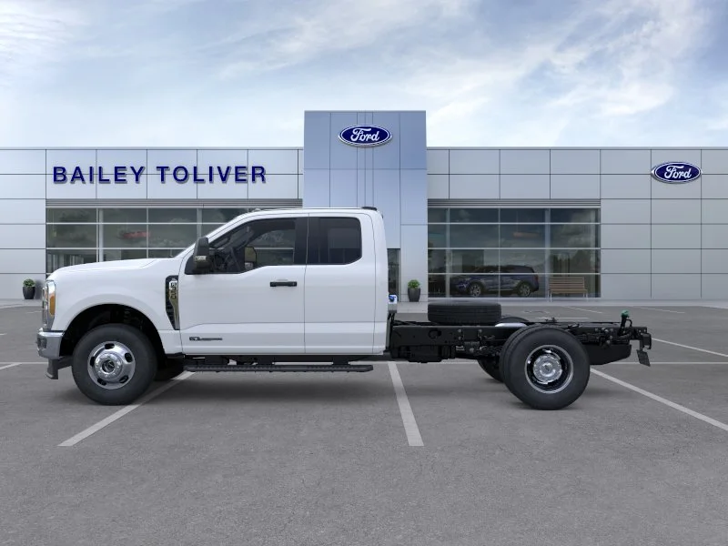 New 2026 Oxford White Ford F-350® XL image 28