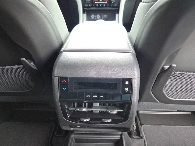 New 2026 Bright White Clear-Coat Exterior Paint Jeep Laredo image 32