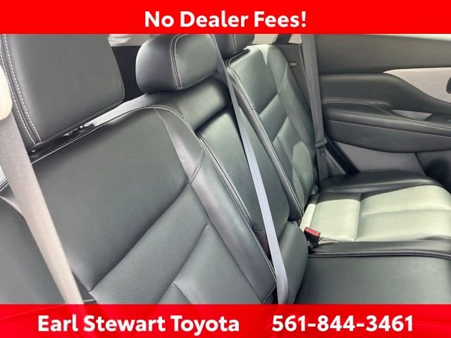 Used 2023 Red Nissan SL image 29