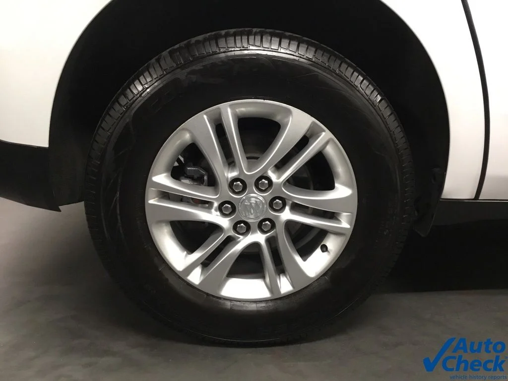 Used 2018 White Buick Essence image 20