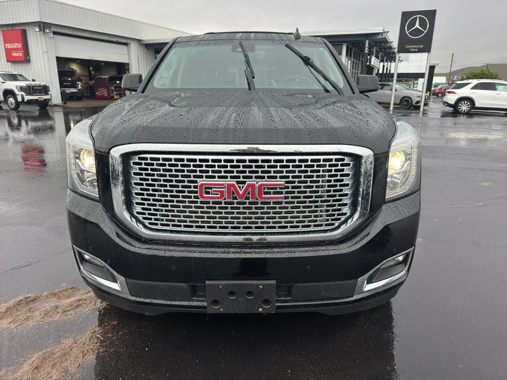 2016 GMC Yukon 4WD Denali's photo