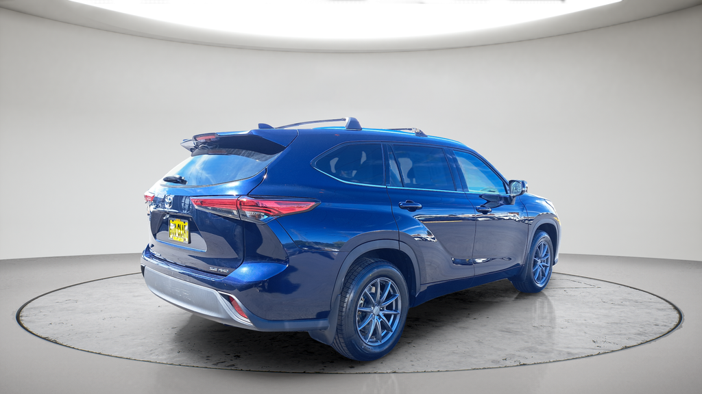 Used 2021 Blue Toyota XLE image 5