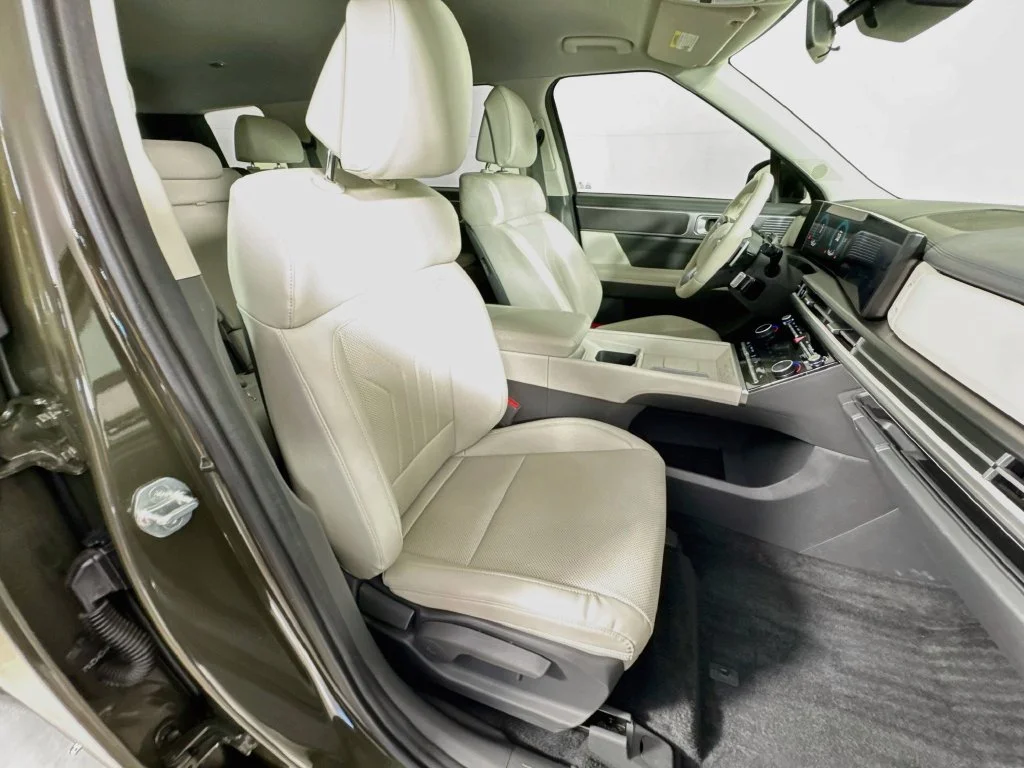 Used 2025 Green Hyundai SEL image 36