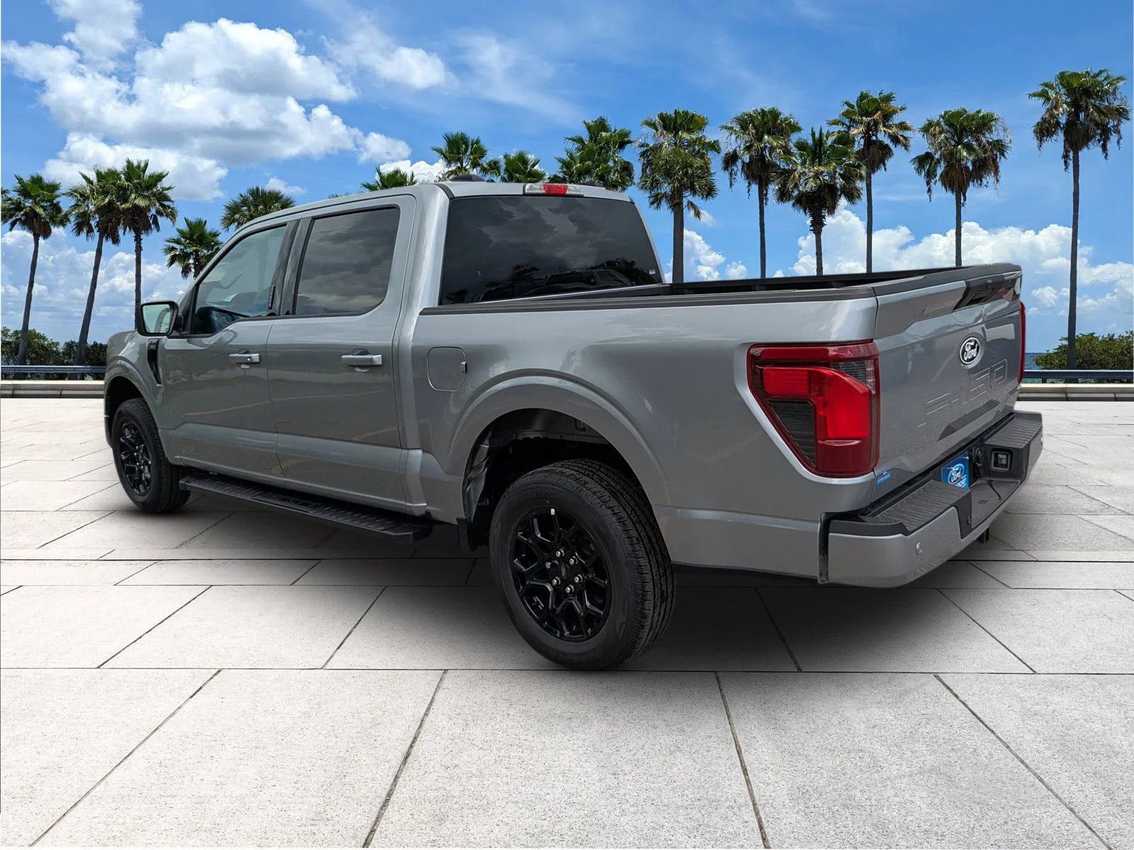 New 2026 Iconic Silver Metallic Ford XLT image 5