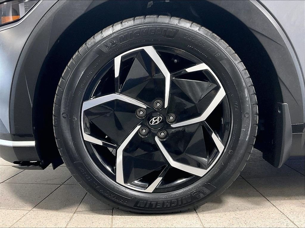 Used 2023 Gray Hyundai SEL image 7