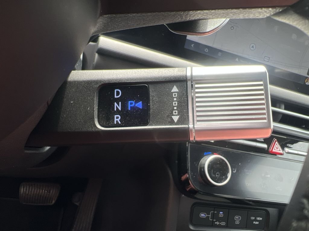 Certified Used 2025 Gray Hyundai SEL Convenience image 26