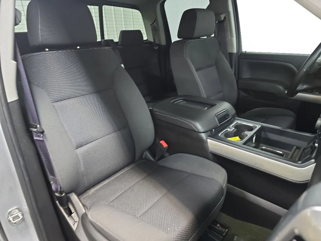 Used 2017 Silver Chevrolet LT image 17