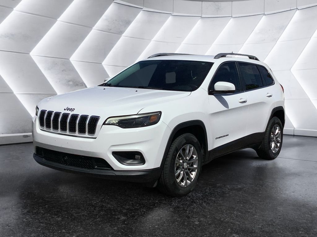 Used 2021 White Jeep Latitude Plus image 3