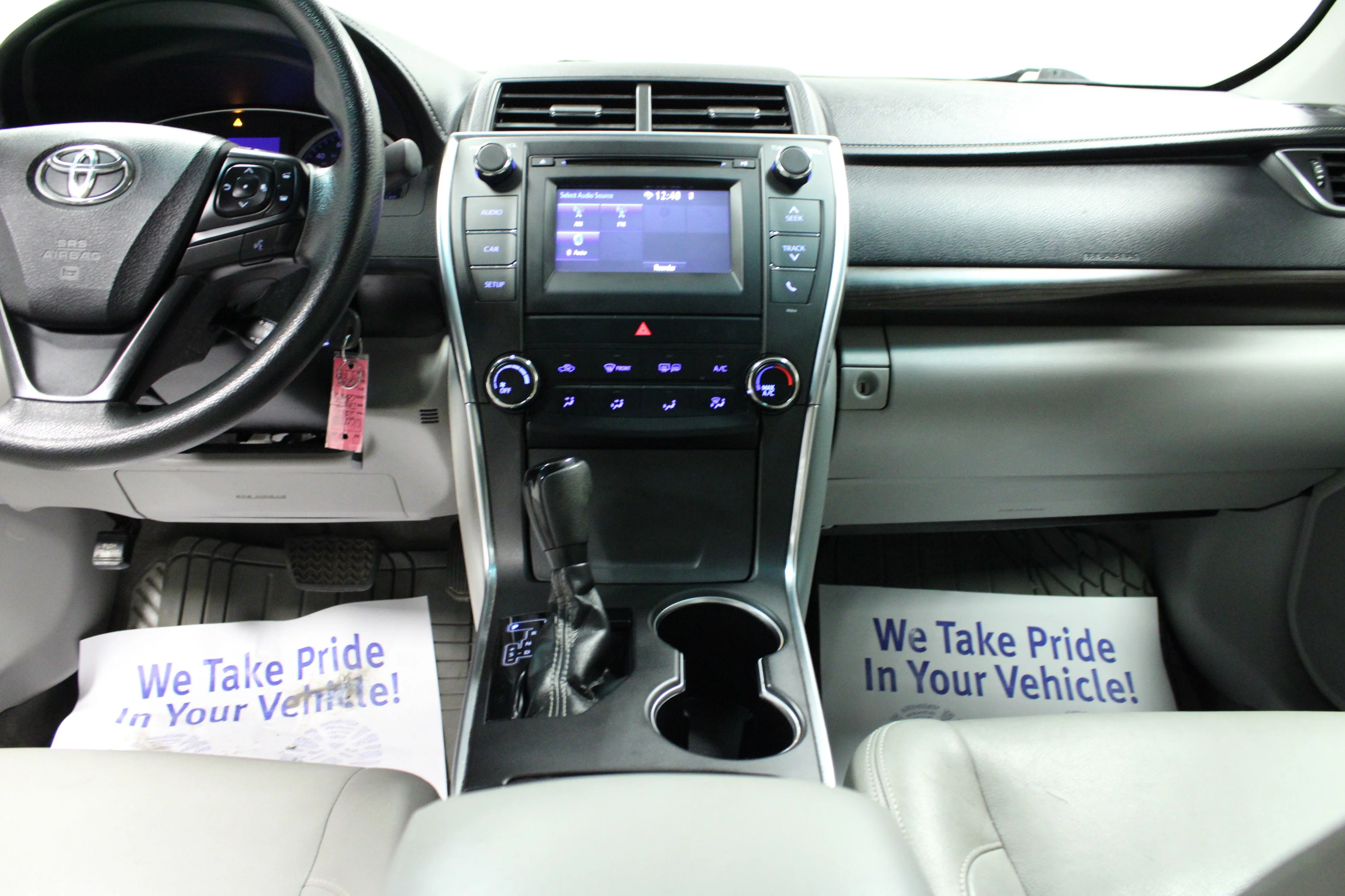 Used 2017 Predawn Gray Mica Toyota LE image 17