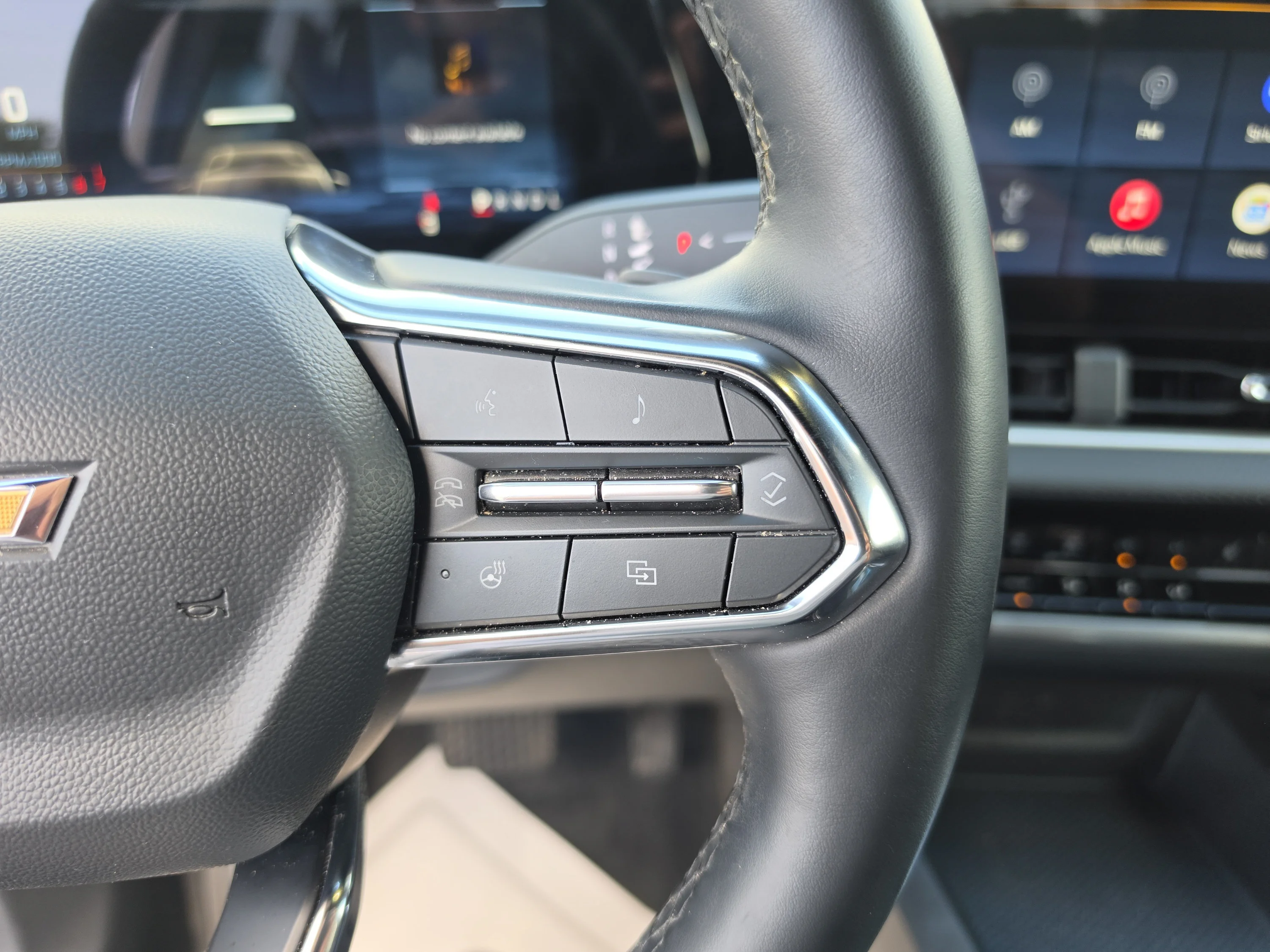 Used 2026 Sterling Gray Metallic Chevrolet FWD LT image 32