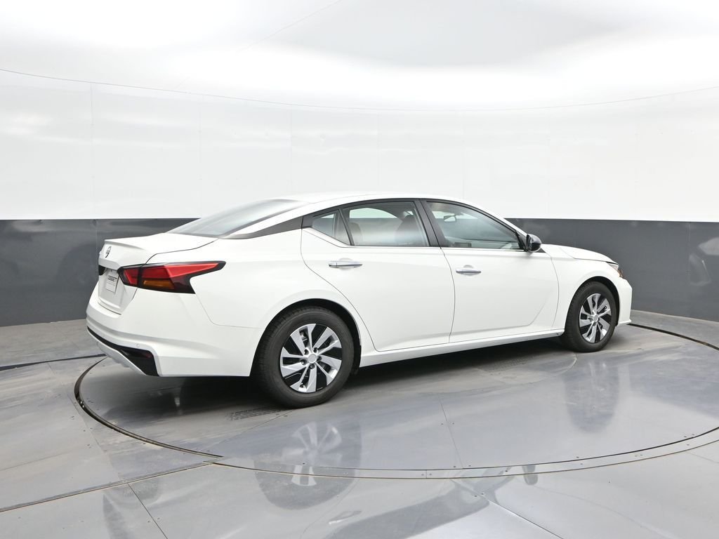 Used 2024 White Nissan 2.5 S image 15