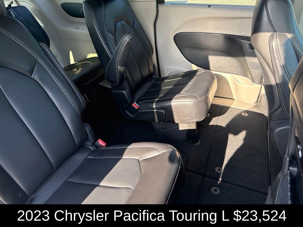 Used 2023 Crystal Metallic Chrysler Touring L image 21