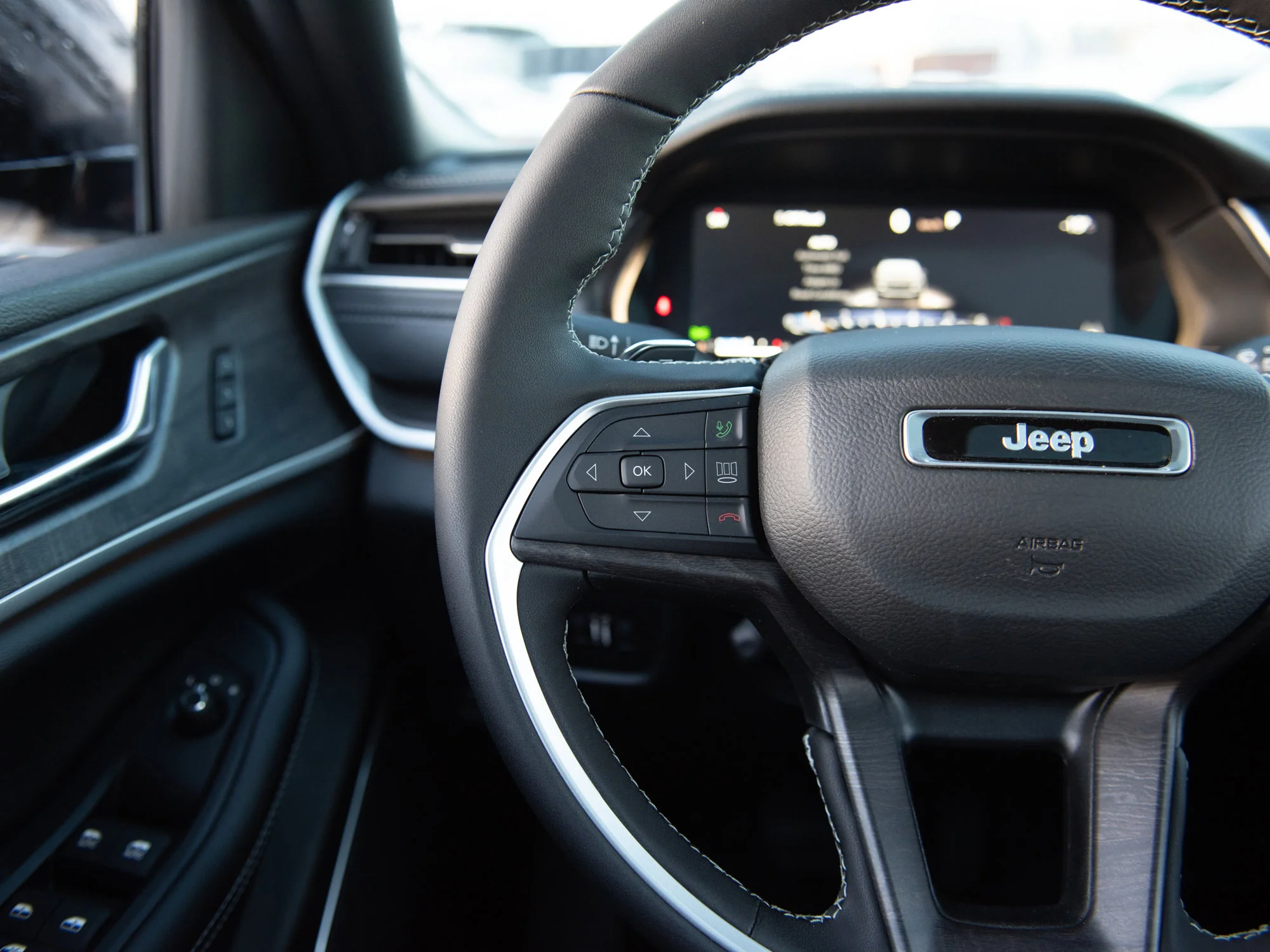 New 2025 White Jeep Limited* image 12