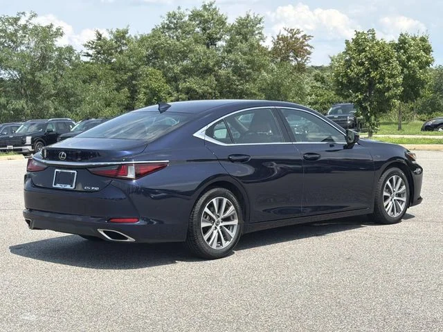 Used 2021  Lexus 350 image 19