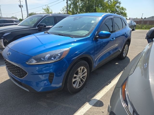 Used 2020 Blue Ford SE image 2