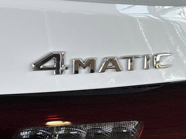 New 2026 MANUFAKTUR Moonlight White Metallic Mercedes-Benz GLC 300 image 35