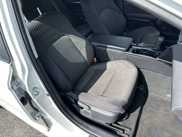 Used 2025 White Toyota LE image 26