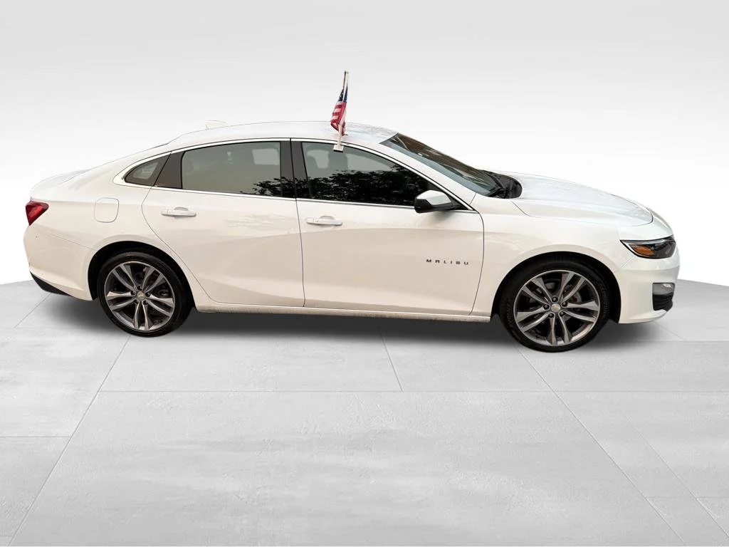 Used 2023 White Chevrolet LT image 3