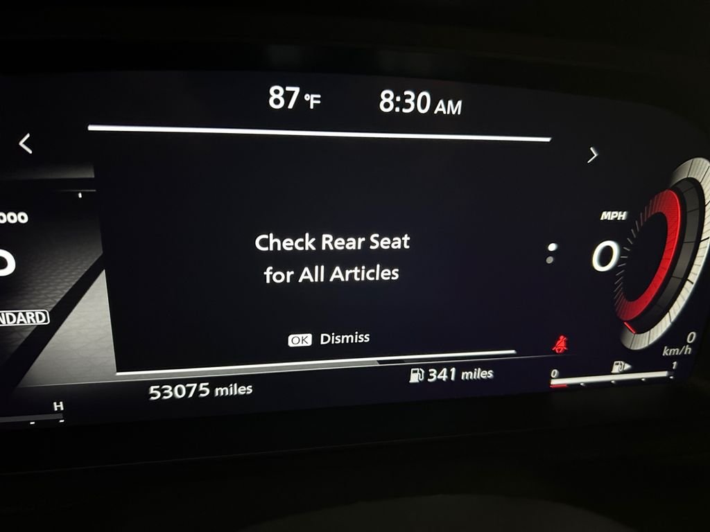 Used 2022 Gray Nissan Platinum image 10