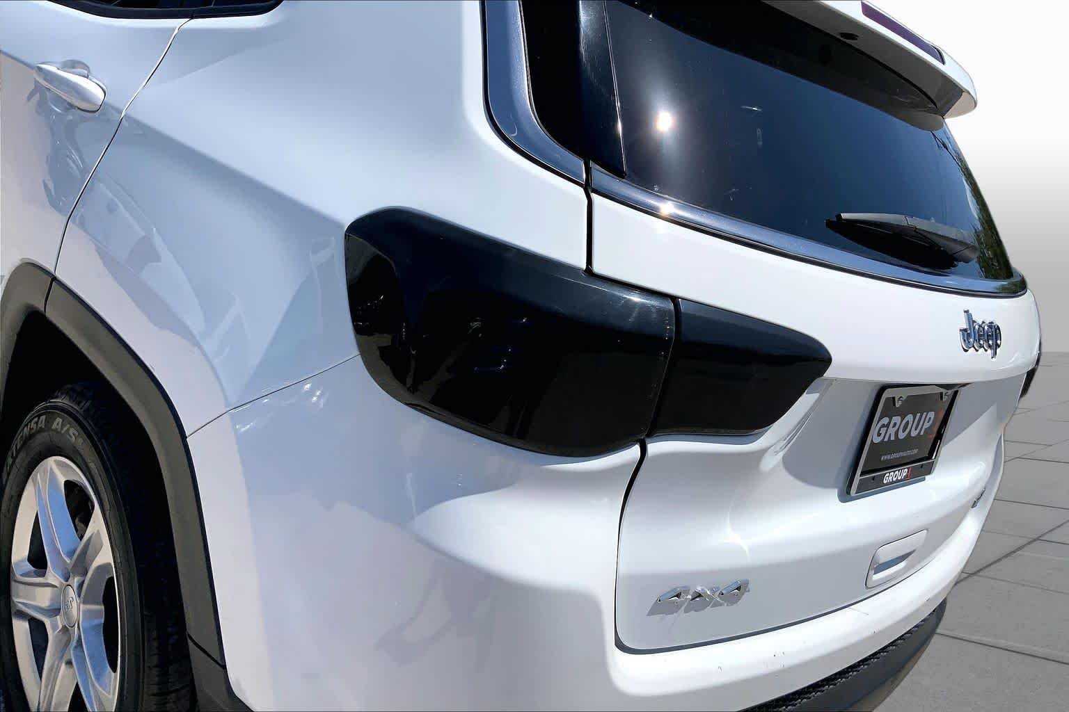Used 2023 Bright White Clearcoat Jeep Latitude image 28
