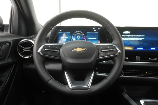New 2027 Summit White Chevrolet LT image 21