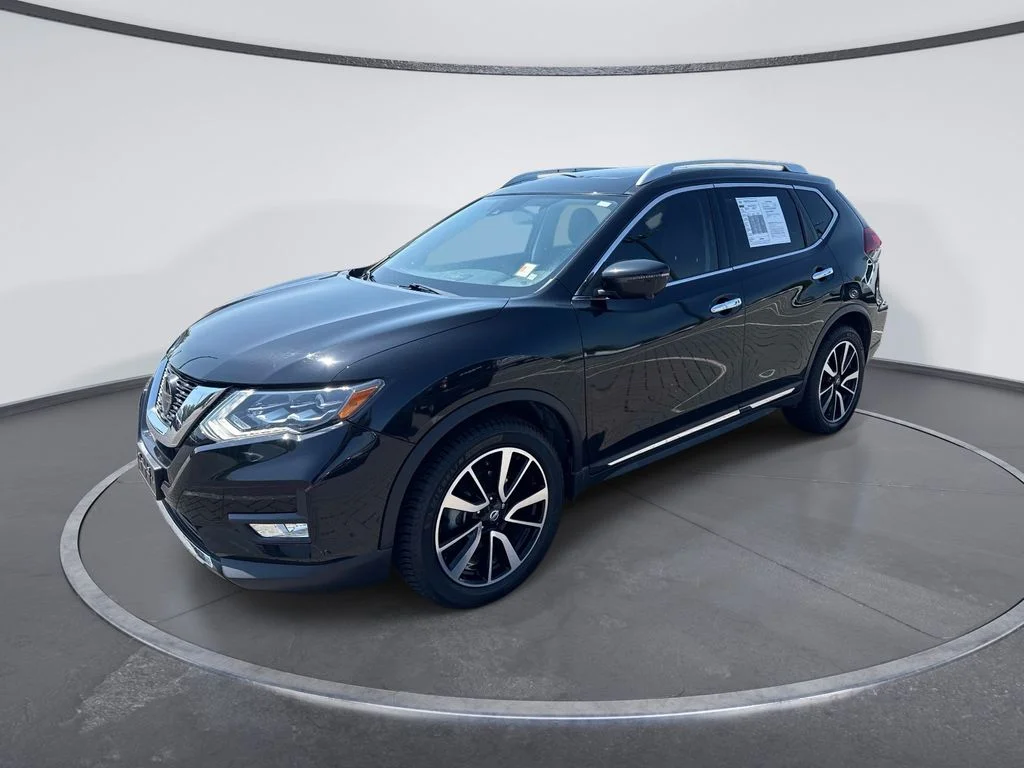 Used 2018 Black Nissan SL image 3