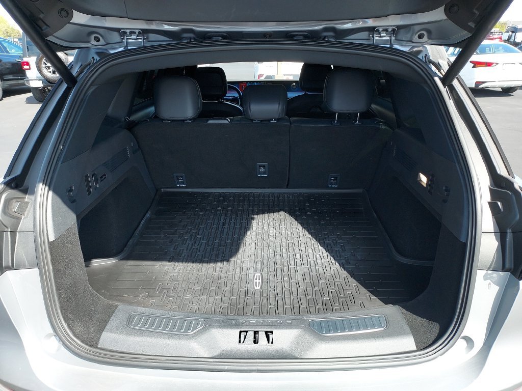 Used 2024 Gray Lincoln Premiere image 9