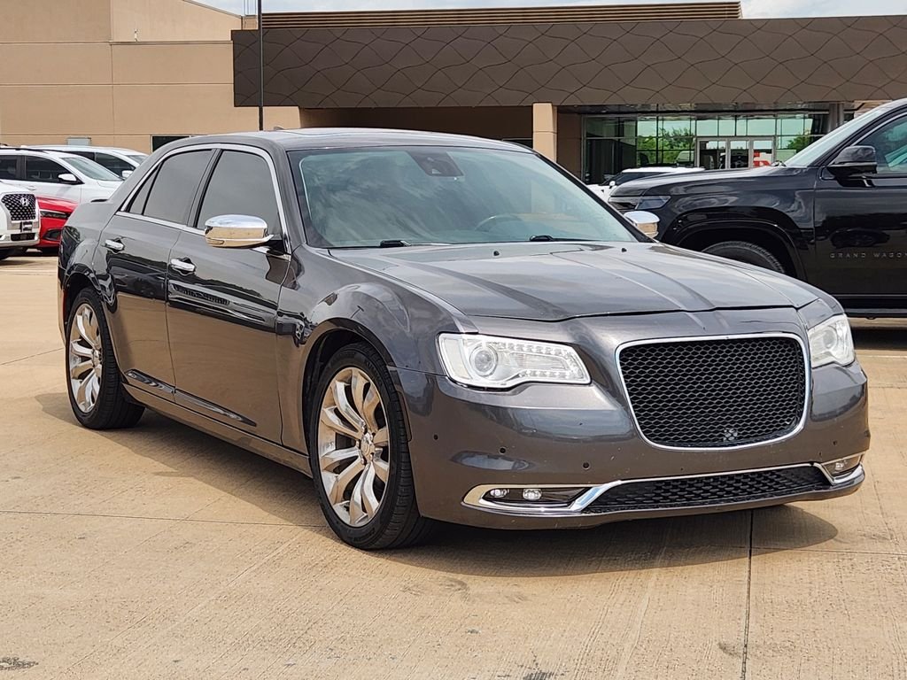 Used 2019 Granite Crystal Metallic Clearcoat Chrysler Limited image 3