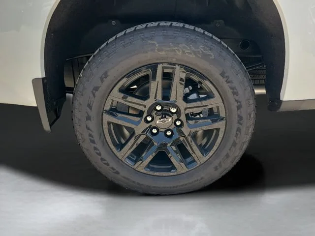 New 2026 Summit White Chevrolet RST image 35