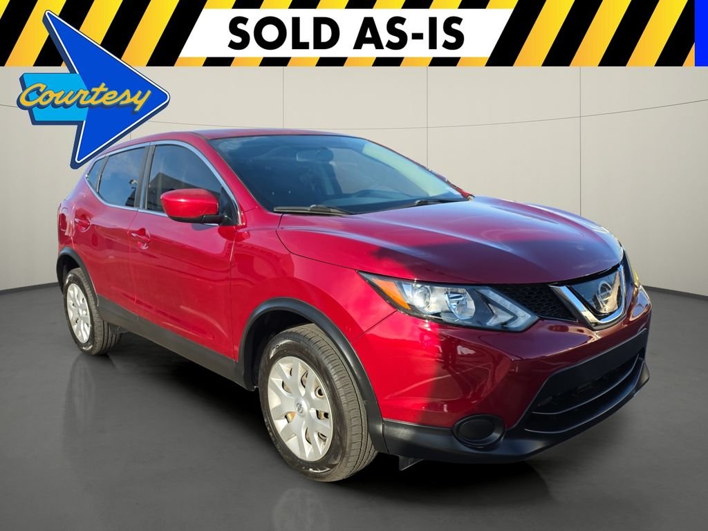 Used 2019 Red Nissan S image 1