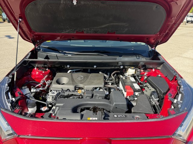 Certified Used 2025 Pearl Toyota XLE image 20