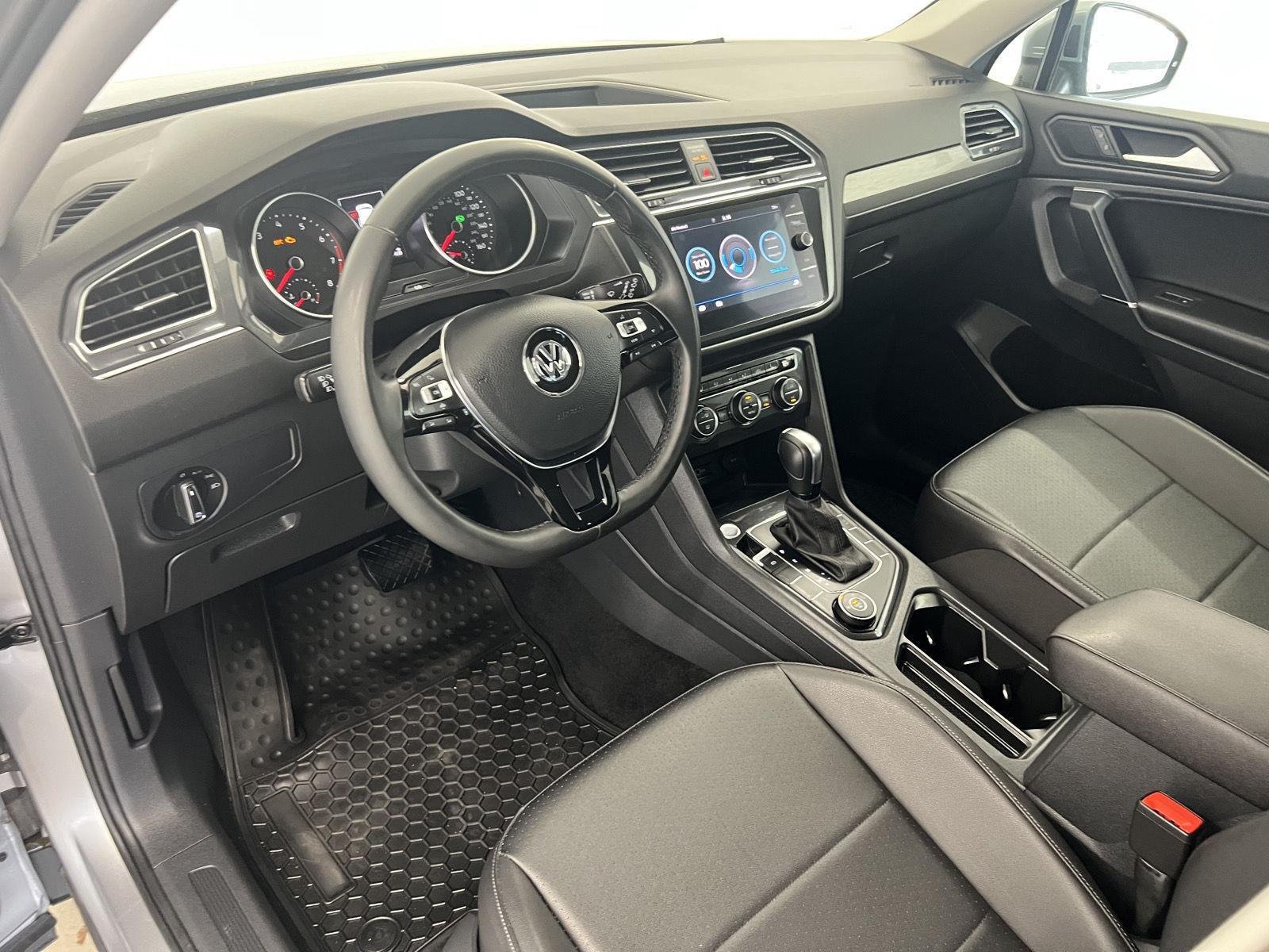 2020 Volkswagen Tiguan SE - Photo 13
