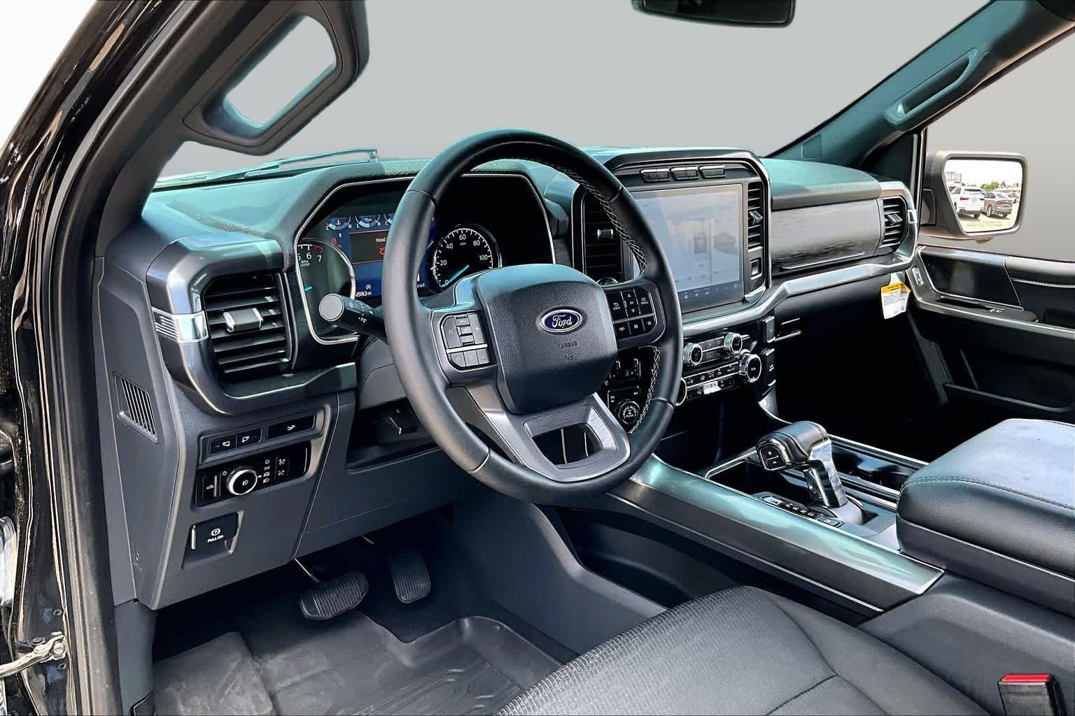 Used 2023 Agate Black Ford XLT image 16
