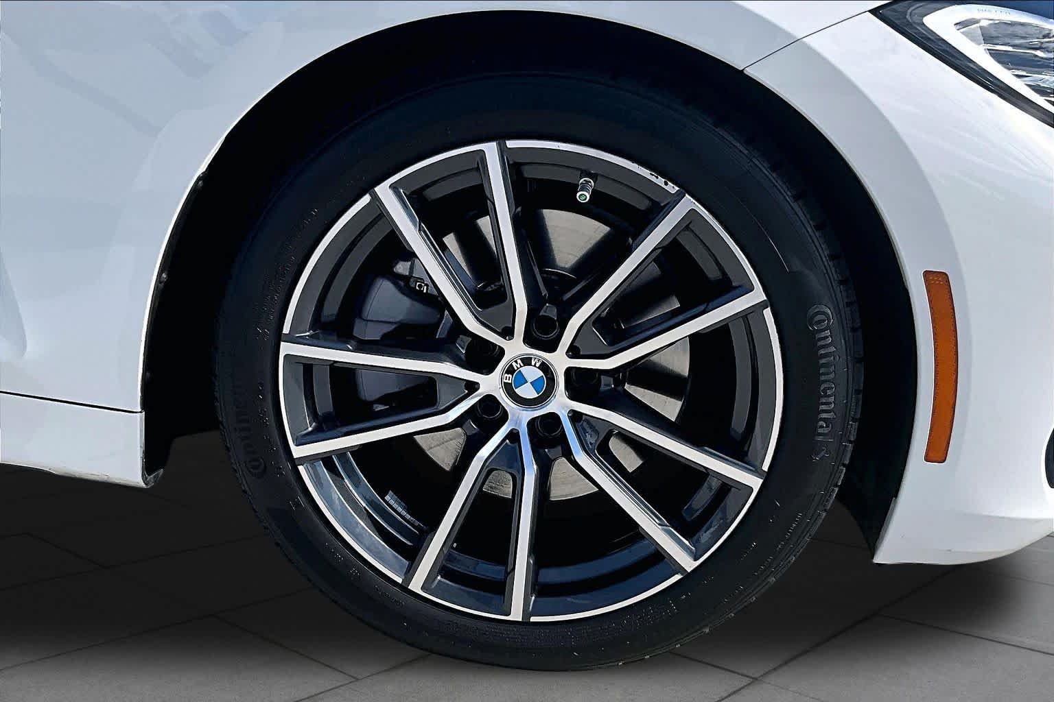 Used 2024 Alpine White BMW 430i image 9