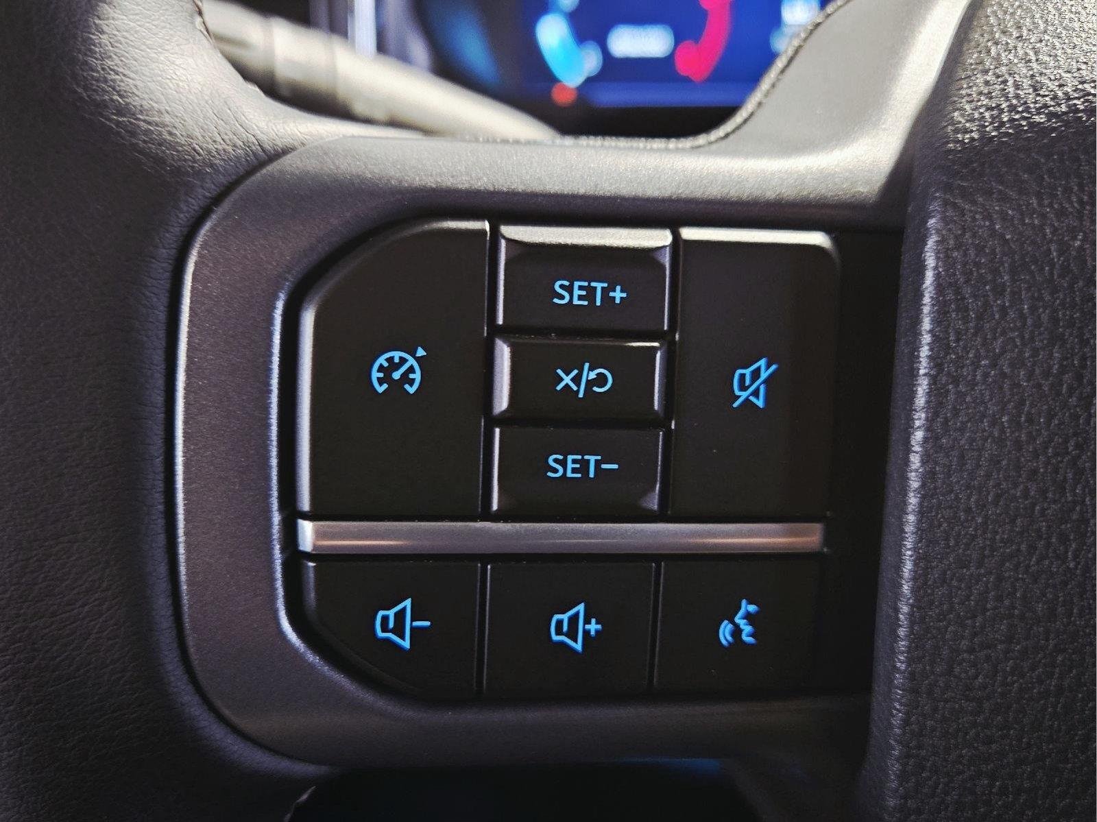 Used 2025 Oxford White Ford LARIAT image 32