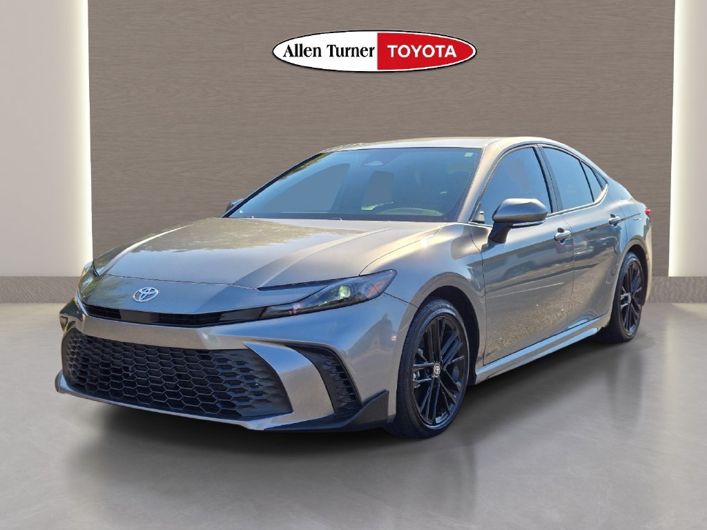 Used 2026  Toyota SE image 3