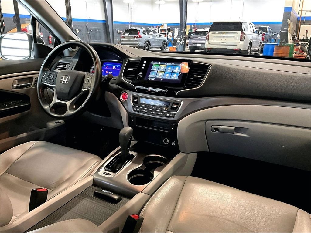 Used 2019 Gray Honda EX-L image 14
