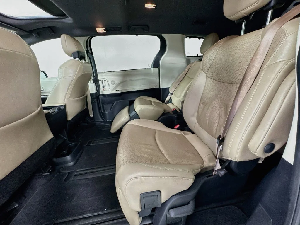 Used 2022 Wind Chill Pearl Toyota Limited image 31