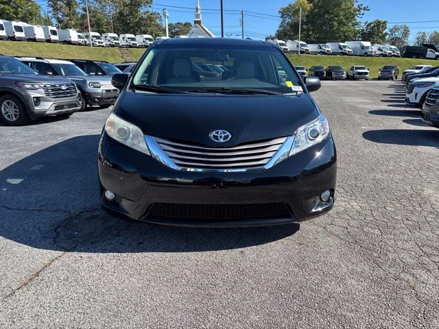 Used 2015 Black Toyota XLE image 3