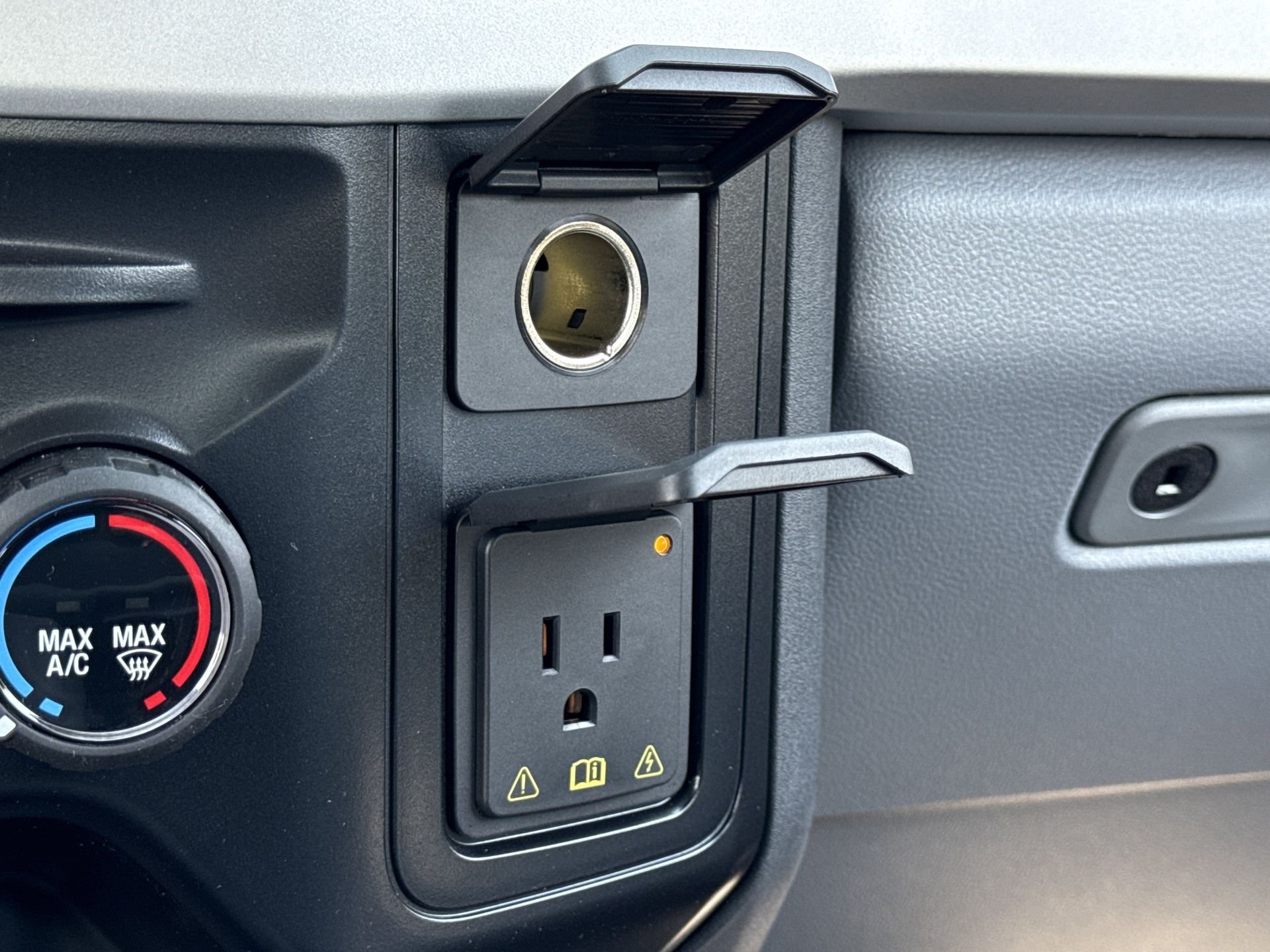 2025 Ford F-350 Super Duty Chassis Cab XL - Photo 9