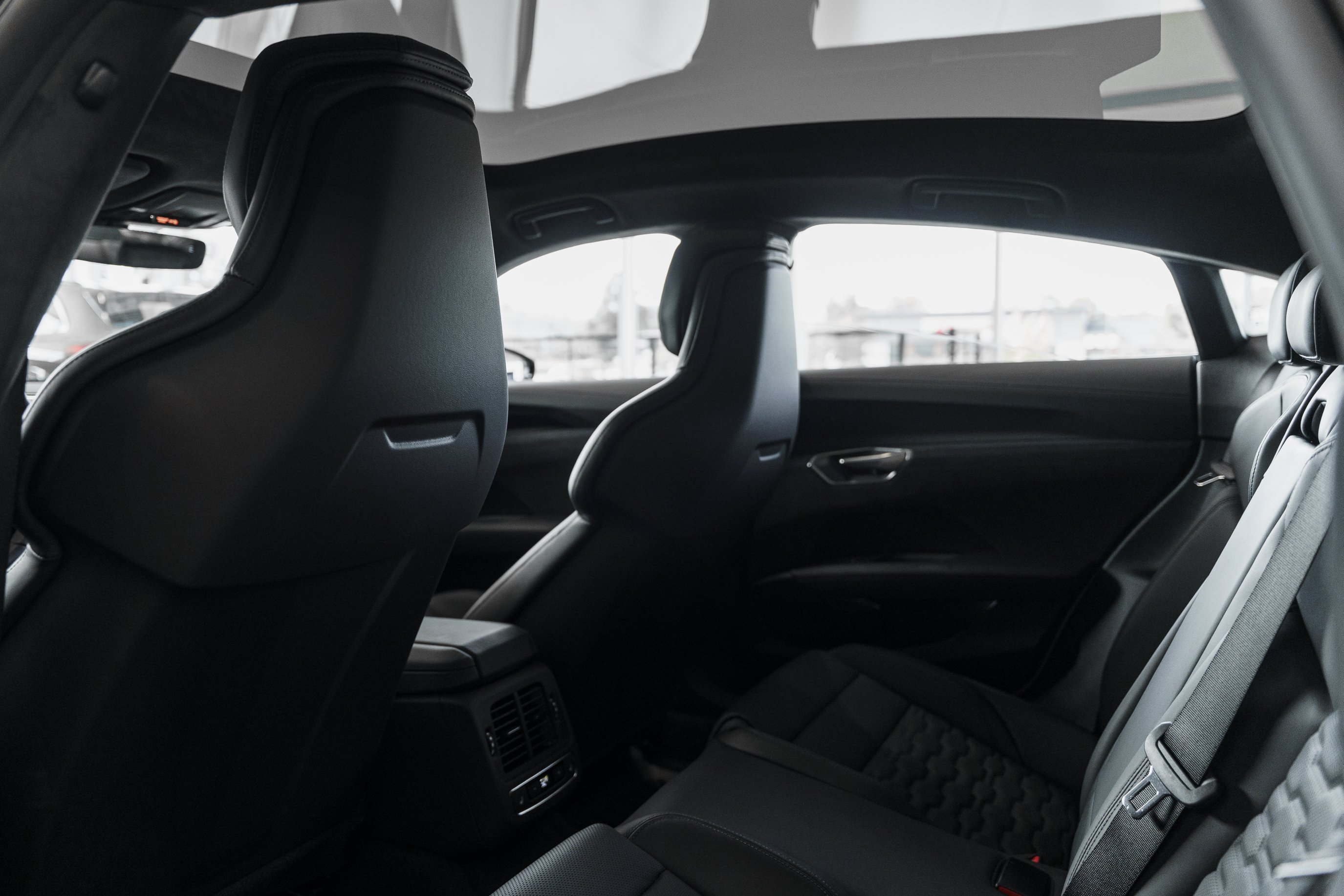 New 2026 Arkona White Audi Prestige image 23