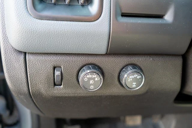 Used 2021 Gray Chevrolet Z71 image 20
