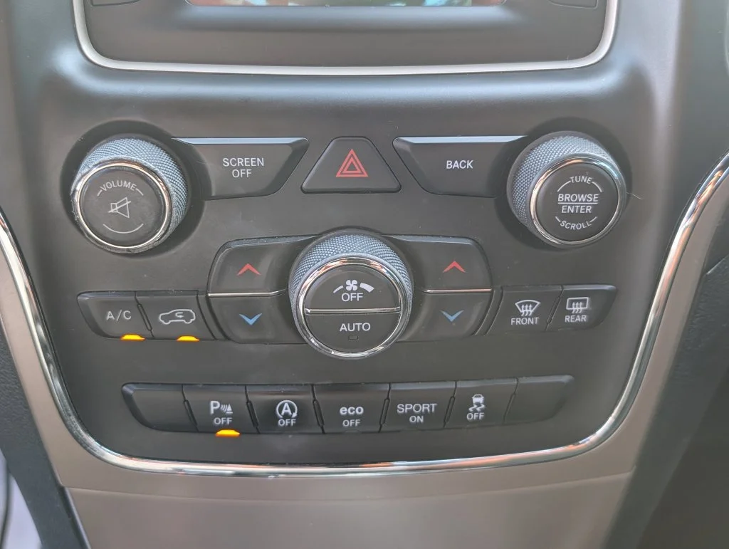 Used 2017 Black Jeep Laredo image 24