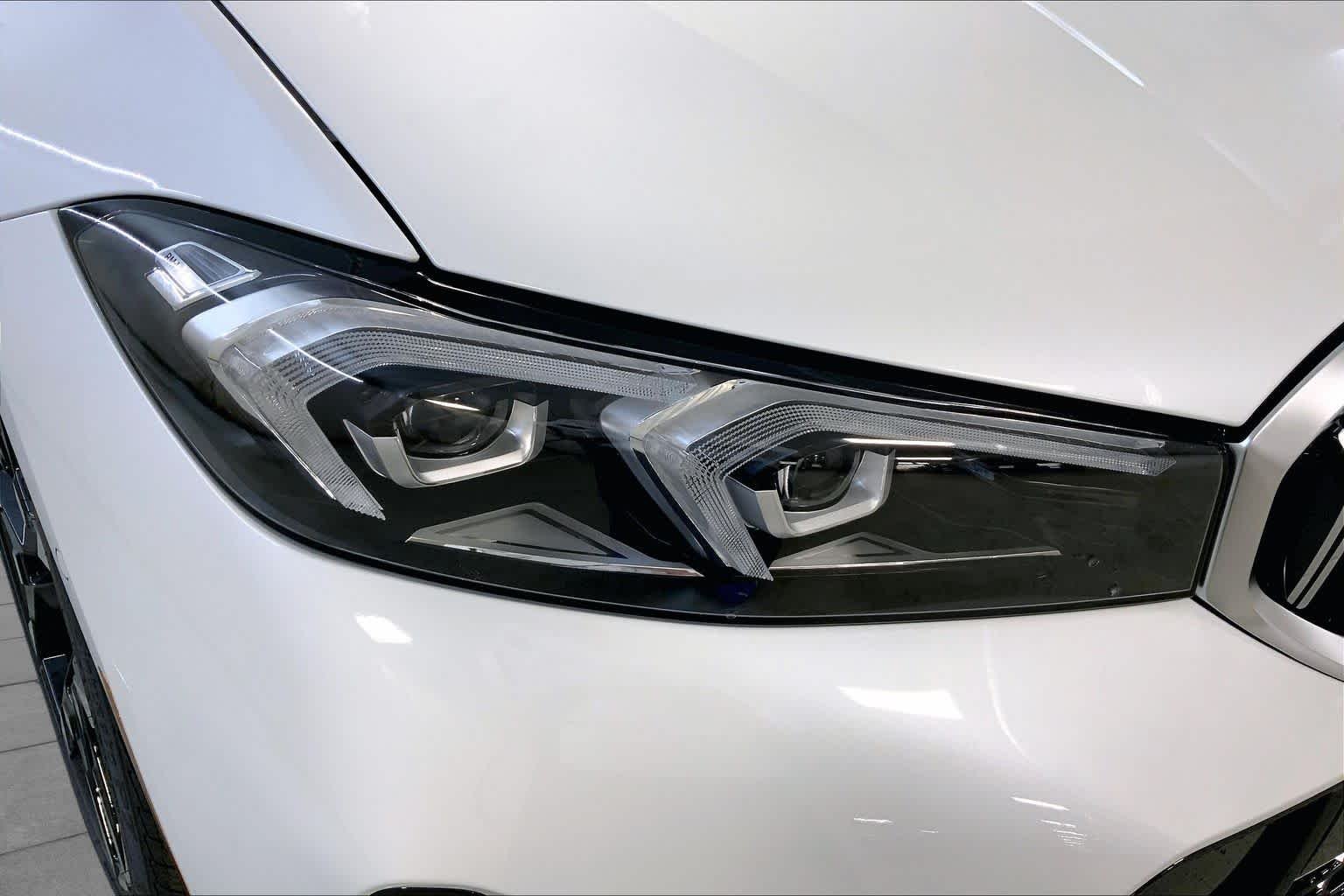 New 2026 Mineral White Metallic BMW 330i NA xDrive image 13