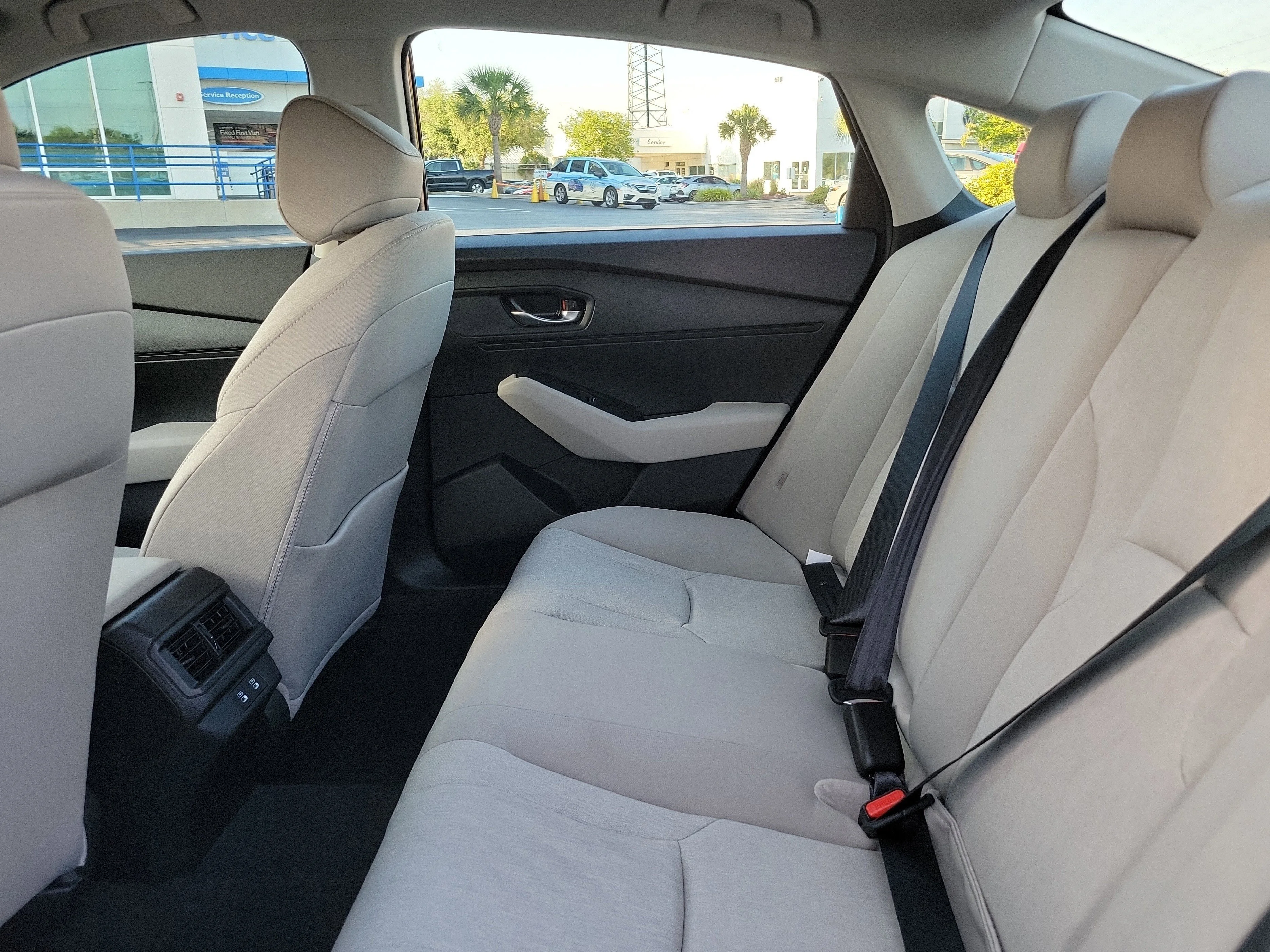 New 2026 Platinum White Pearl Honda LX image 18