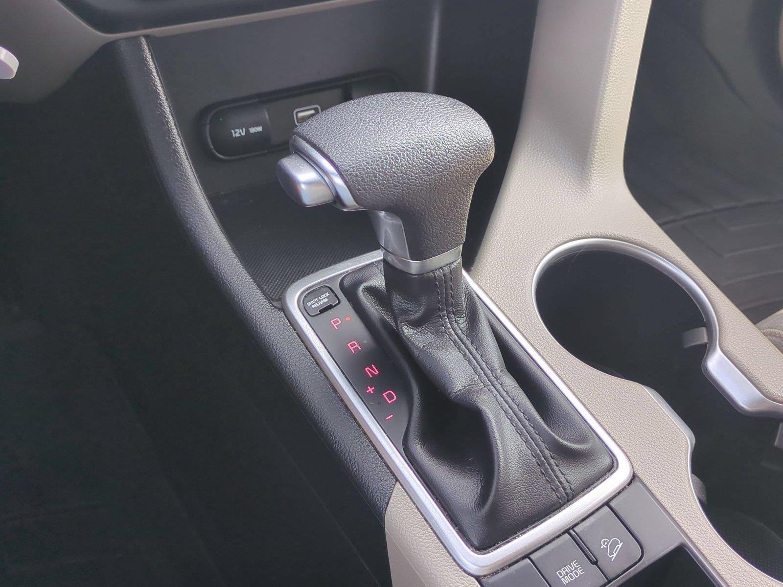 Used 2020 Pacific Blue Kia LX image 28