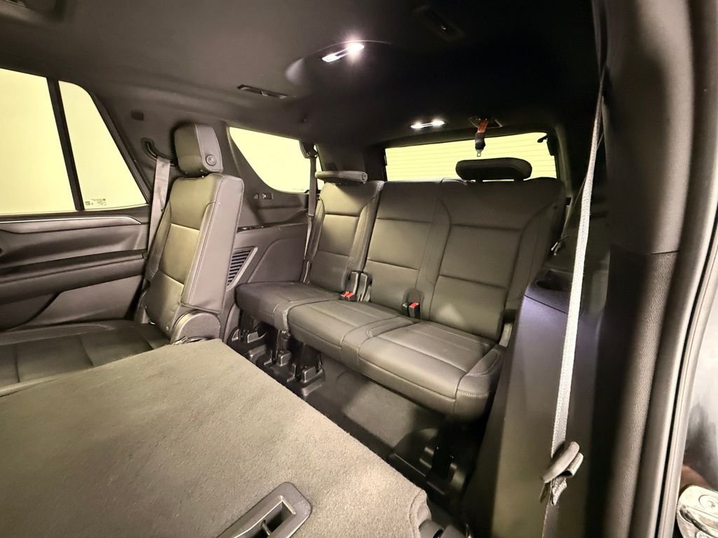 Used 2022 Black Chevrolet Z71 image 19