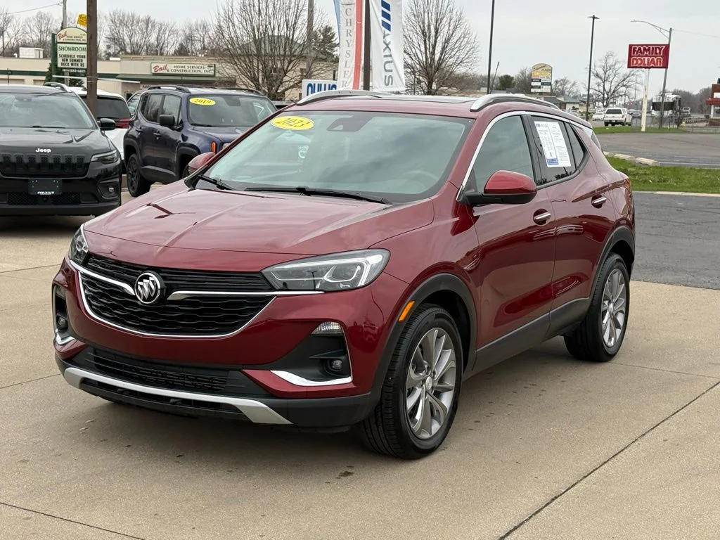 Used 2023 Red Buick Essence image 3